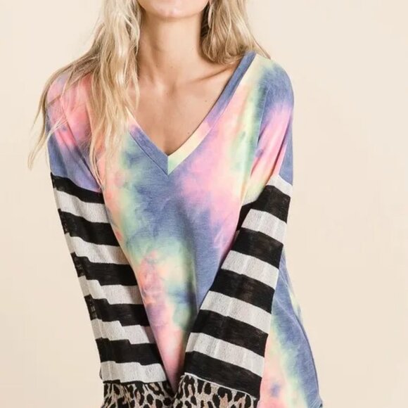 ✨NWT BiBi Tie Dye V Neck Top with Stripe Puff Sleeves - Picture 4 of 7